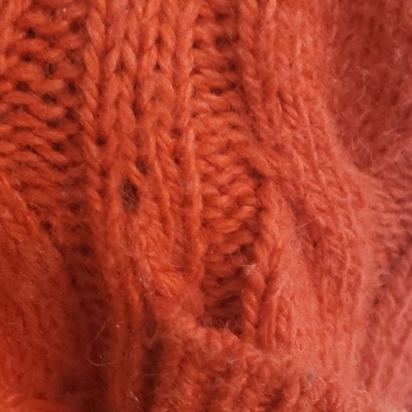 Abercrombie and Fitch red cable button down cardigan - Picture 7 of 7